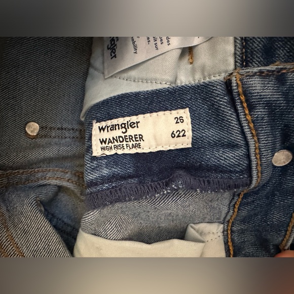 NWT Wrangler Heritage Wanderer 622 High-rise Flare Jeans - Picture 7 of 8